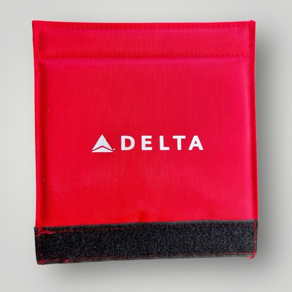 Delta Air Lines Other - DELTA Luggage Spotters Wraps Around Luggage Handle Cushioned Comfort Red New
